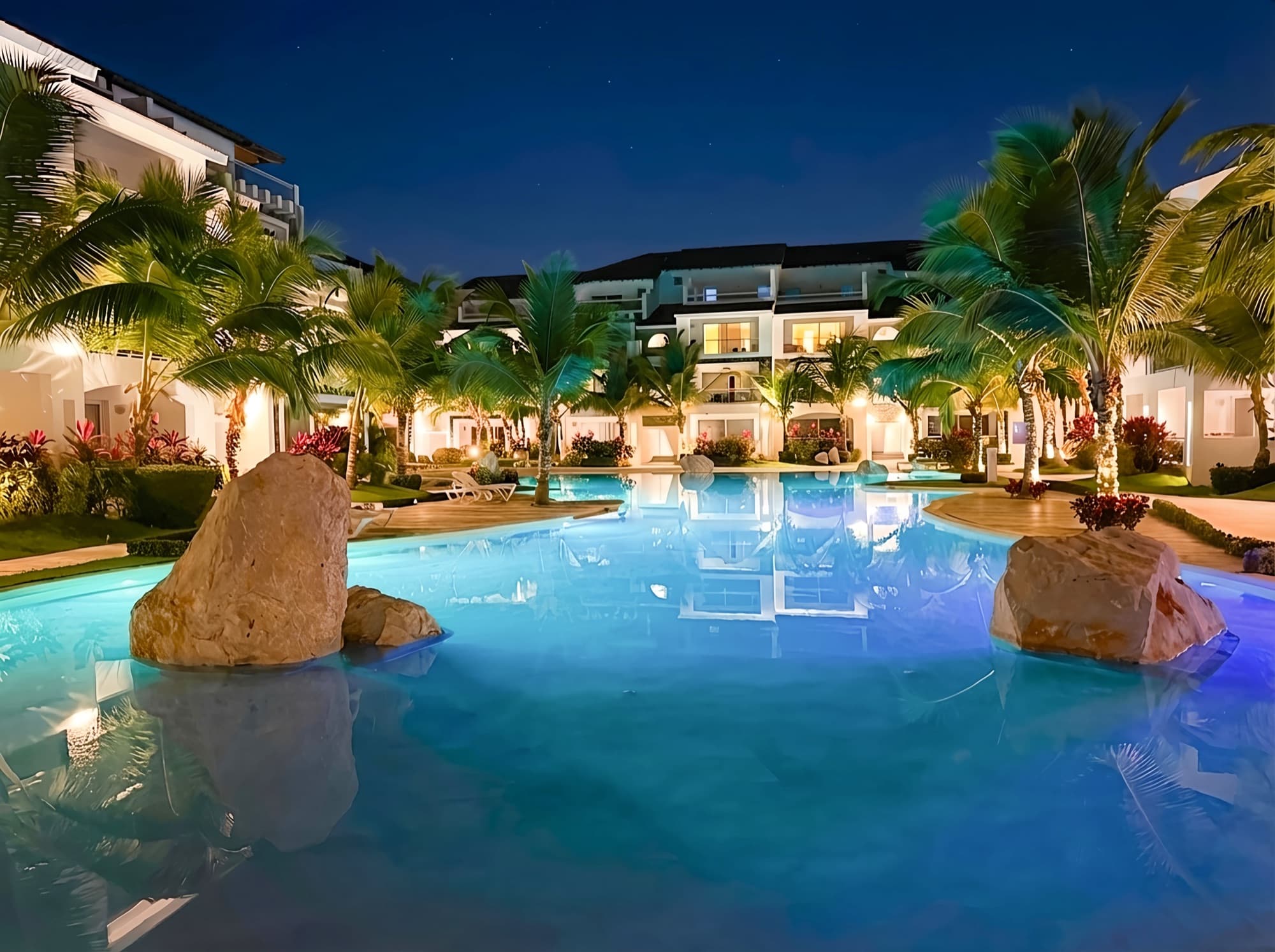 Estrella Dominicus pools at night, near Villa Bella